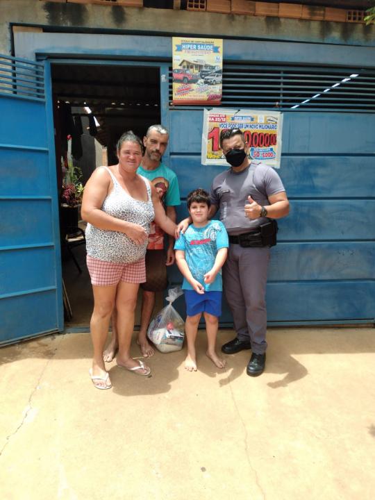 Foto 20 de 31 — Campanha Natal Solidário entrega 250 cestas básicas em Américo Brasiliense